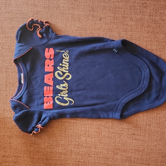 Chicago Bears girls onsies - Picture 3 of 5